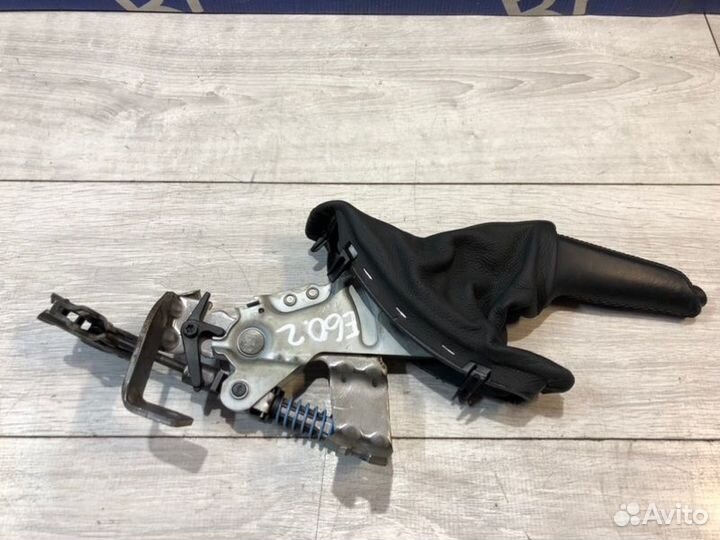 Ручка ручного тормоза Bmw 525I Левый Руль Пробег: