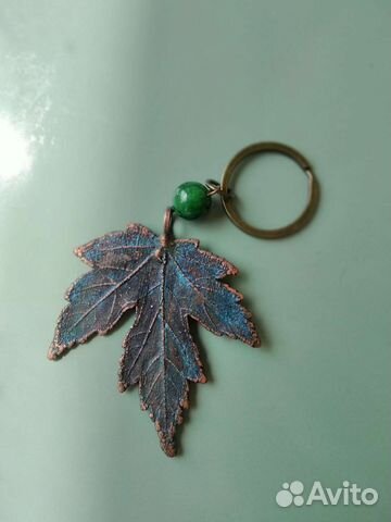 Брелок для сумки из листика клёна гальваника