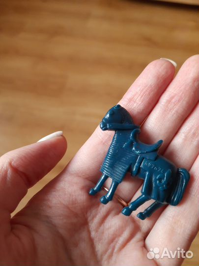 Киндер фигурки