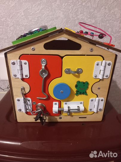 Бизиборд домик