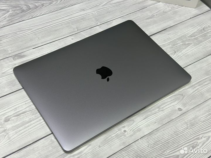 Apple MacBook Pro 13 2022 m2 8/512 + чехол 52 цикл