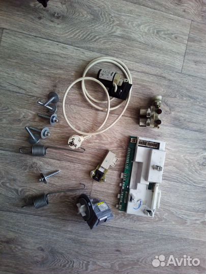 Запчасти для стиральной машины Indesit wisl 105