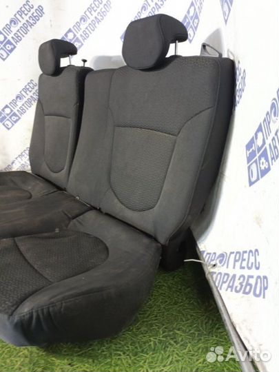 Сиденье заднее Kia Rio 3 седан 1.4 G4FA 2016
