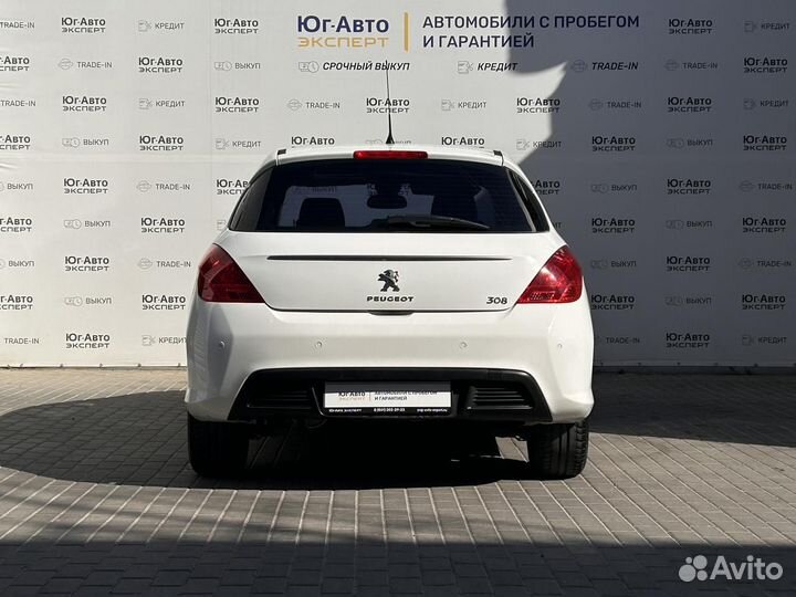 Peugeot 308, 2011