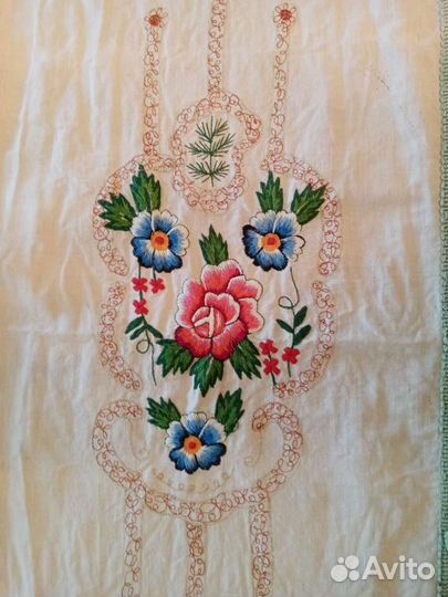 Подзор винтажный с вышивкой