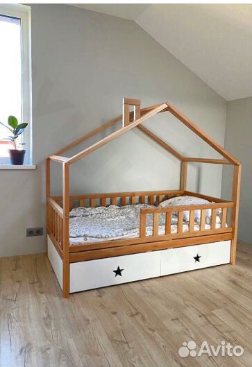 Детская кровать домик