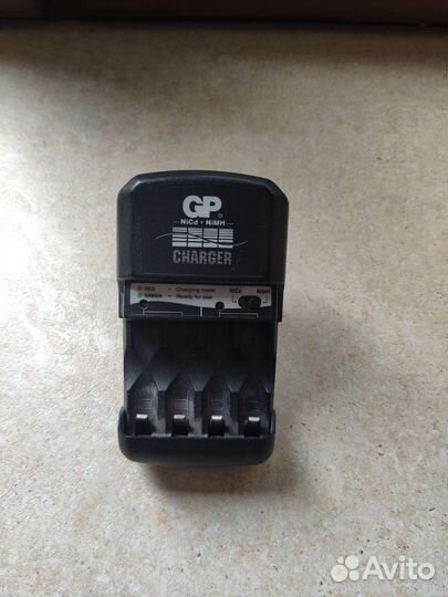 Зарядное устройство gpkb34P для аккумуляторов AA
