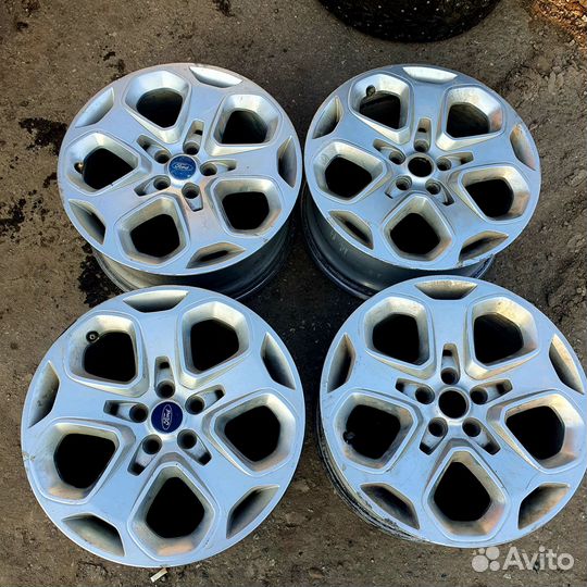 Оригинал R18 Ford комплект