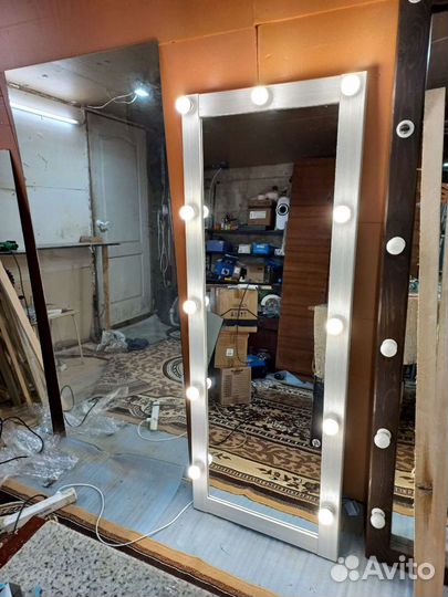 Зеркало гримёрное с подсветкой