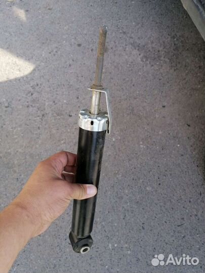 Задние амортизаторы