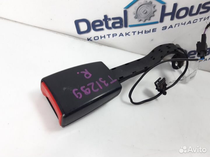 Замок ремня безопасности правый Volkswagen Golf