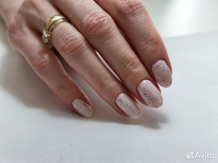 Нужна модель на маникюр
