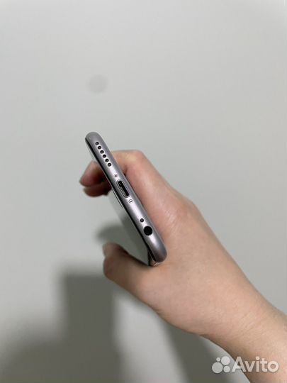 iPhone 6S, 64 ГБ