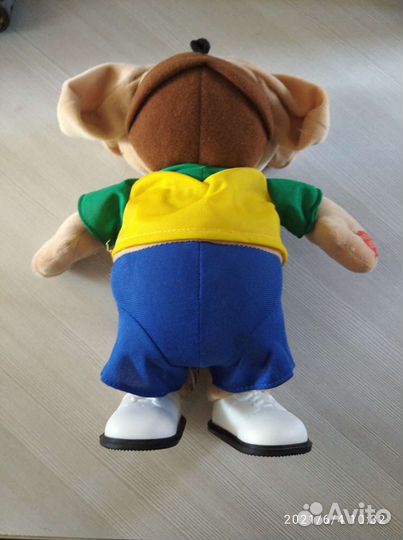 Игрушечная собака на батарейках