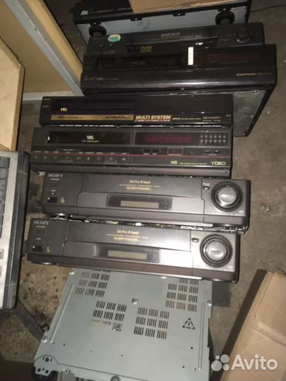 Видеомагнитофоны разные