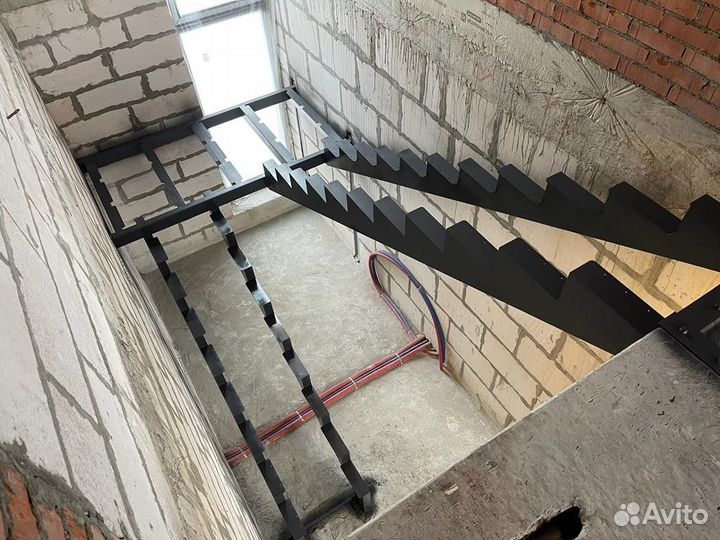 Лестница деревянная
