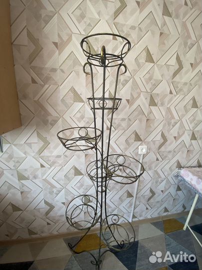 Подставка для цветов напольная металлическая