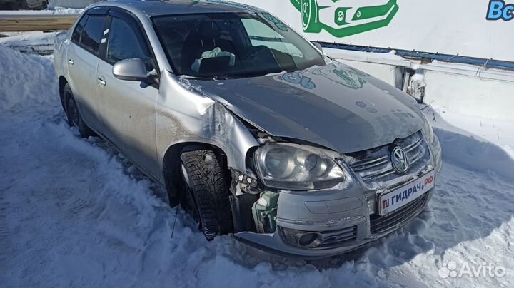 Опора двигателя правая Volkswagen Jetta 1K0199262A