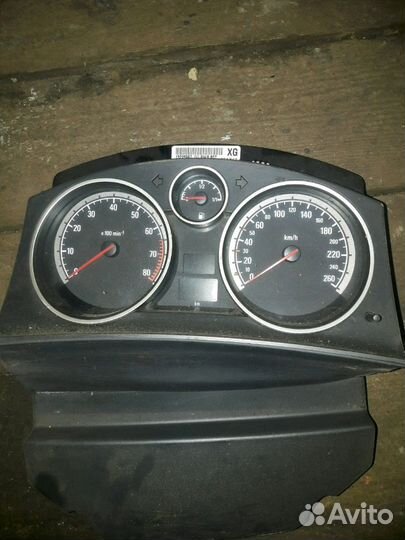 Щиток приборов Опель Астра Н автомат