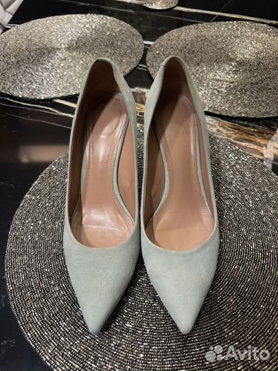 Замшевые туфли 