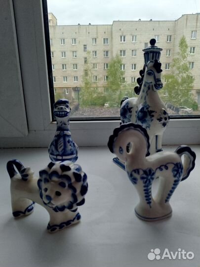 Фигурки животных гжель
