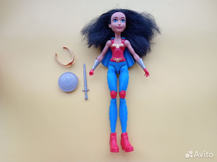 Кукла чудо женщина, супер женщина