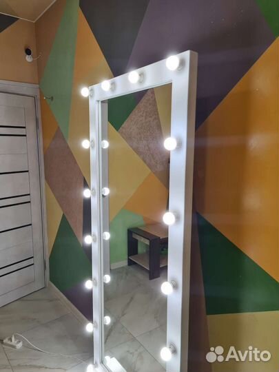 Зеркало с лампами на опоре (180*80см)