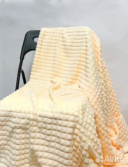 Плед 200х220 плюшевый в кубик