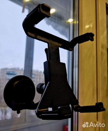 Крепление на присоске для планшета