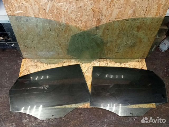 Стекло дверей Volkswagen Polo 5 2012 год