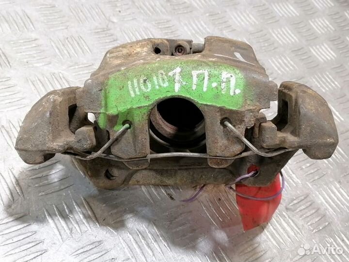 Суппорт передний левый Clk 208