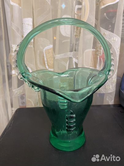 Ваза из цветного стекла