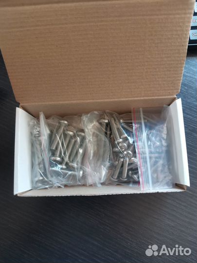 Комплек (стальных ) болтов для Porsche