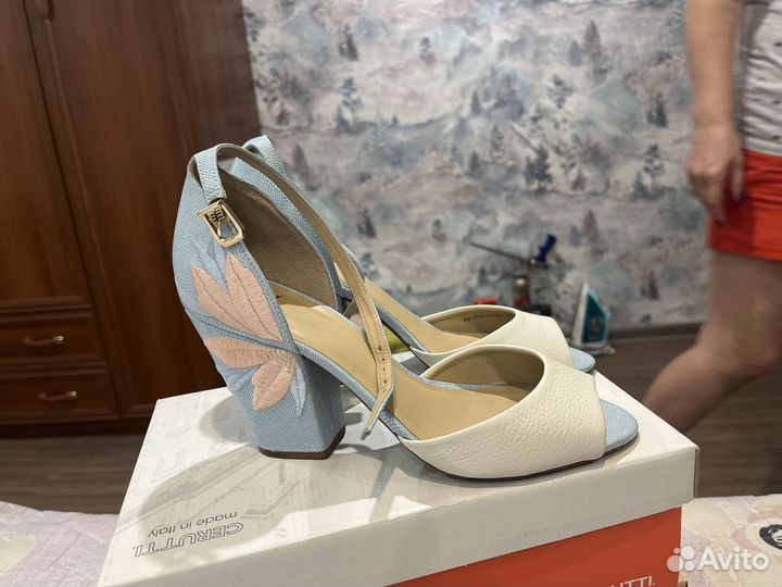 Босоножки женские 38 размер