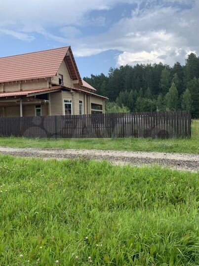 Дом 198 м² на участке 7 сот.