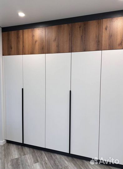 Шкаф распашной