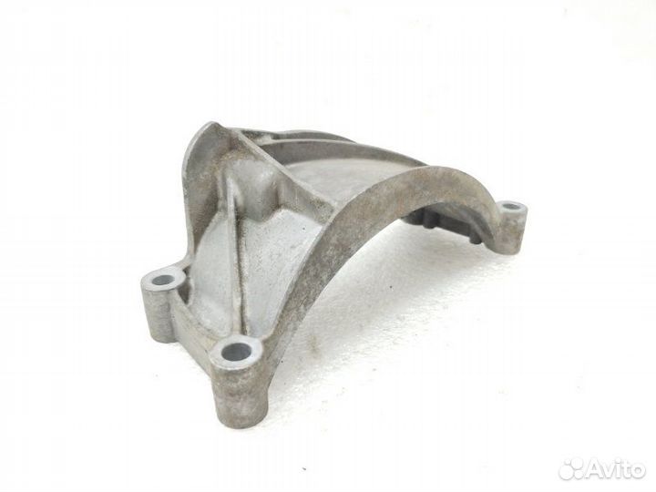 Кронштейн генератора Audi A6 C6 2.8 CCA 2008