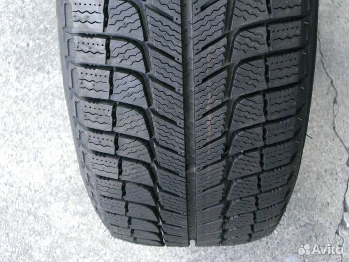 Michelin X-Ice XI3 225/55 R17