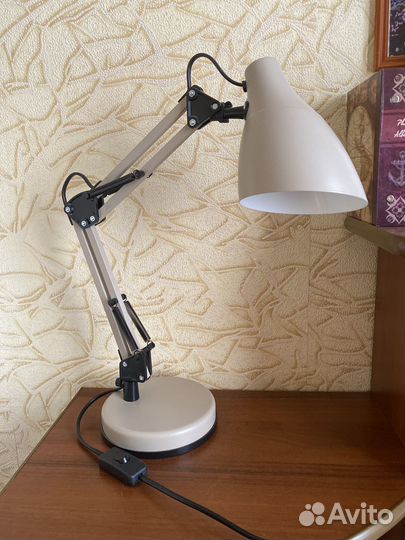 Лампа настольная