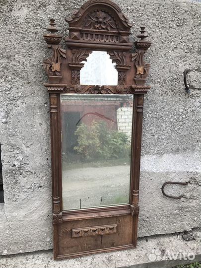 Старинное зеркало