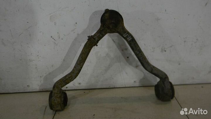 Рычаг передний правый верхний