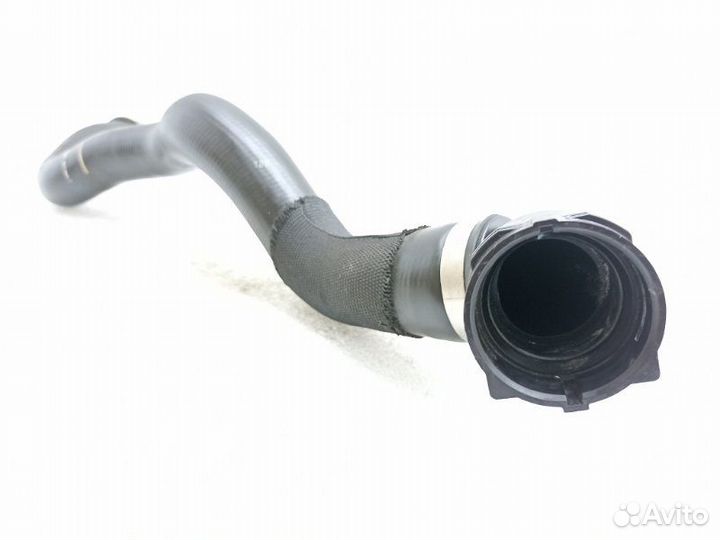 Патрубок системы охлаждения Mercedes-Benz E-Class