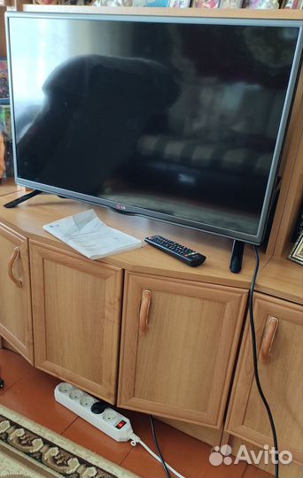 Телевизор LG 32LB552U