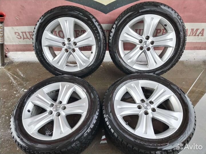 Toyota 235/55R19
