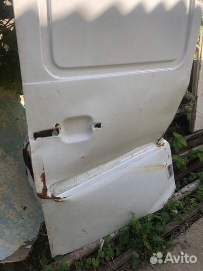 Дверь задняя правая mercedes sprinter w909