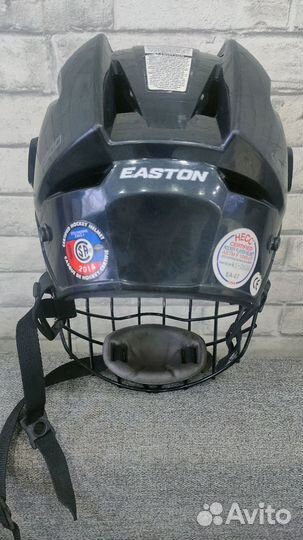 Хоккейный шлем