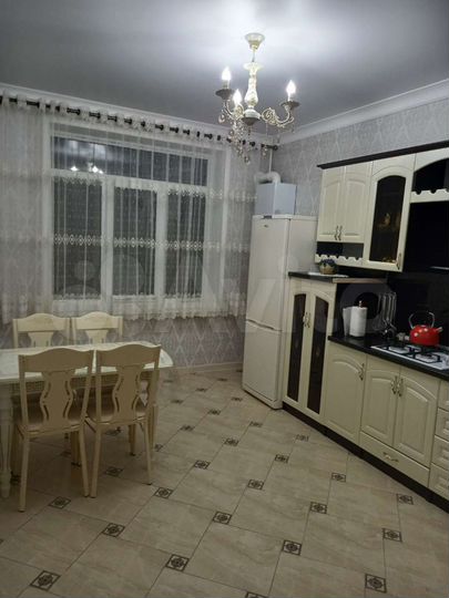 3-к. квартира, 98 м², 1/3 эт.