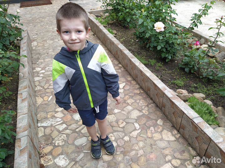 Куртка ветровка kiabi, 6A 114-119 см