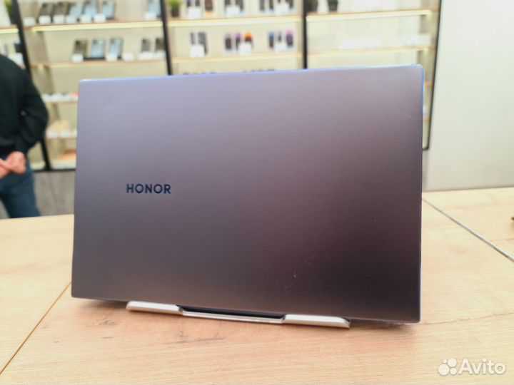 Ноутбук honor Ryzen 5 3500u/8gb+256gb