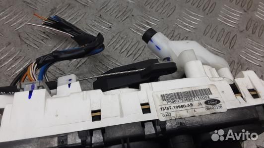 Блок управления печки и климат-контроля ford focus